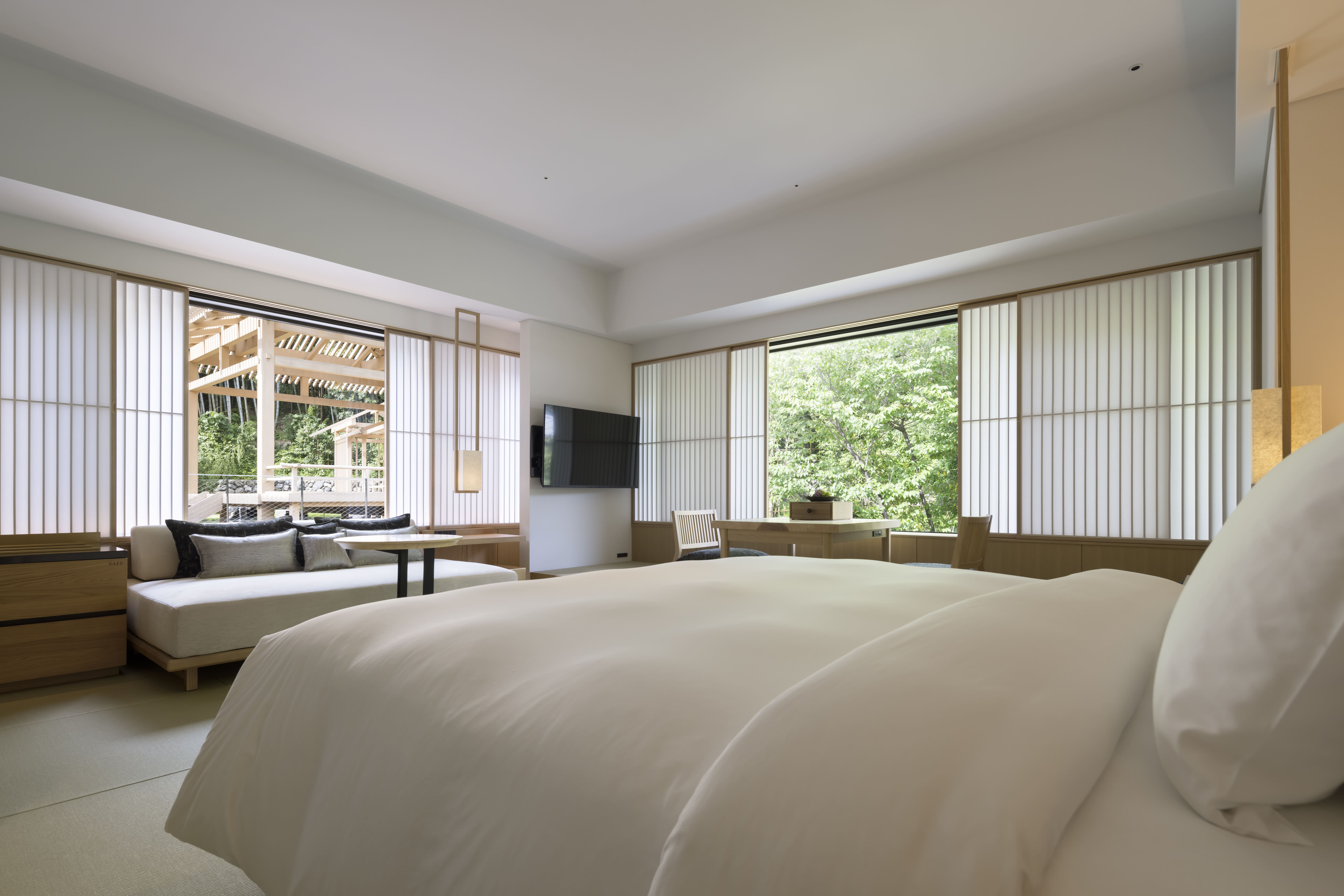 BT HS Kyoto Grand Serenity King